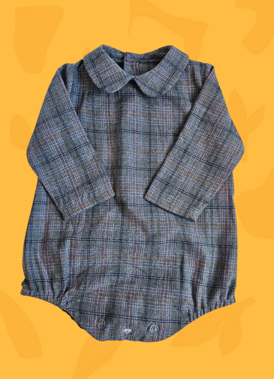 Pelele de cuadros gris